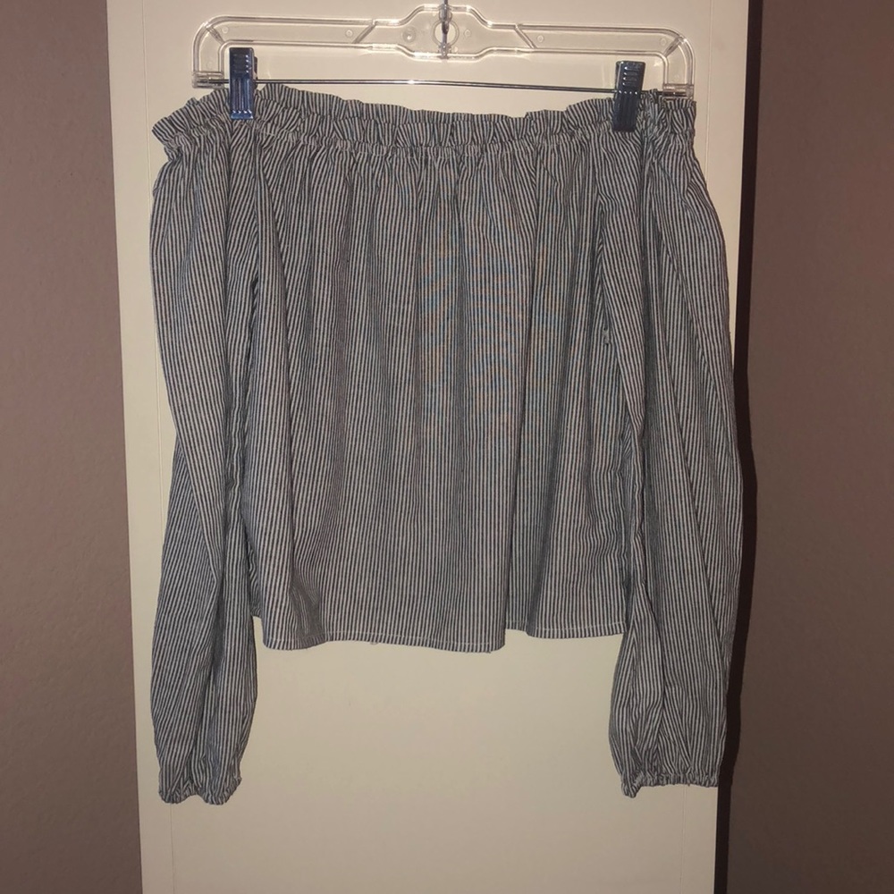 Brandy Melville off the shoulder top